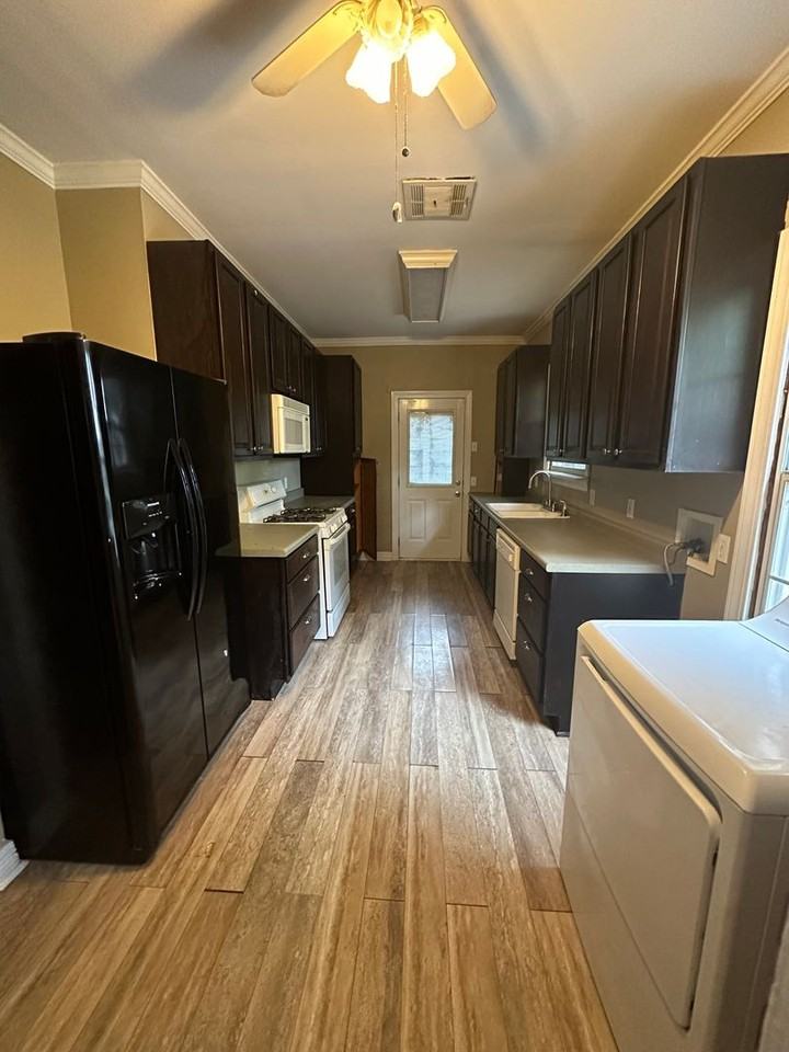 4309 Clingman Dr - Photo 4 of 9