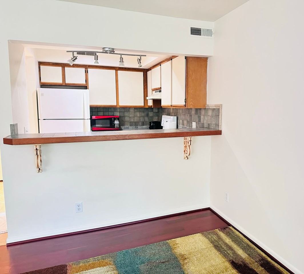 1243 Cedars Ct - Photo 3 of 17