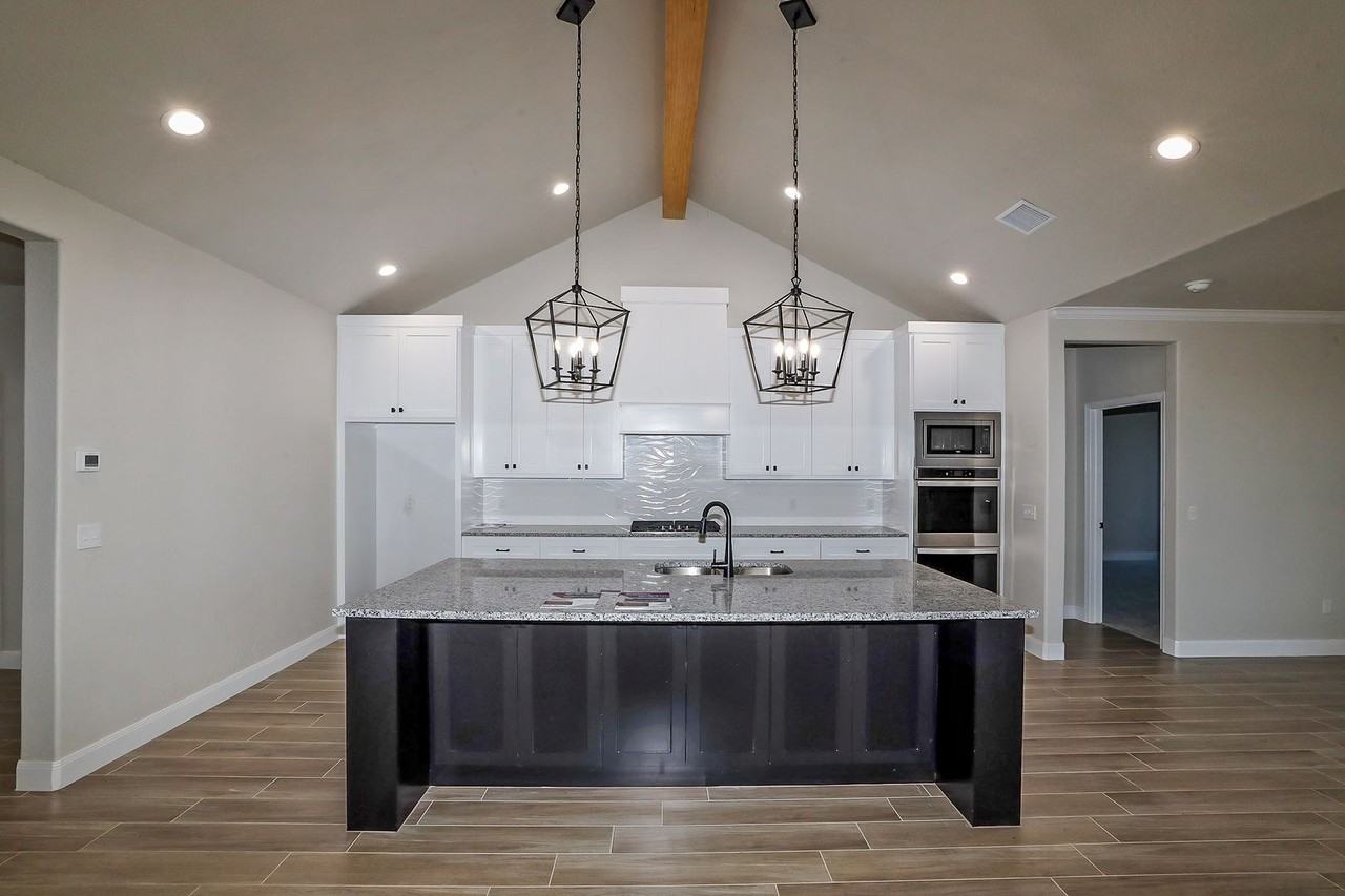 3251 Tulsa Dr - Photo 3 of 33