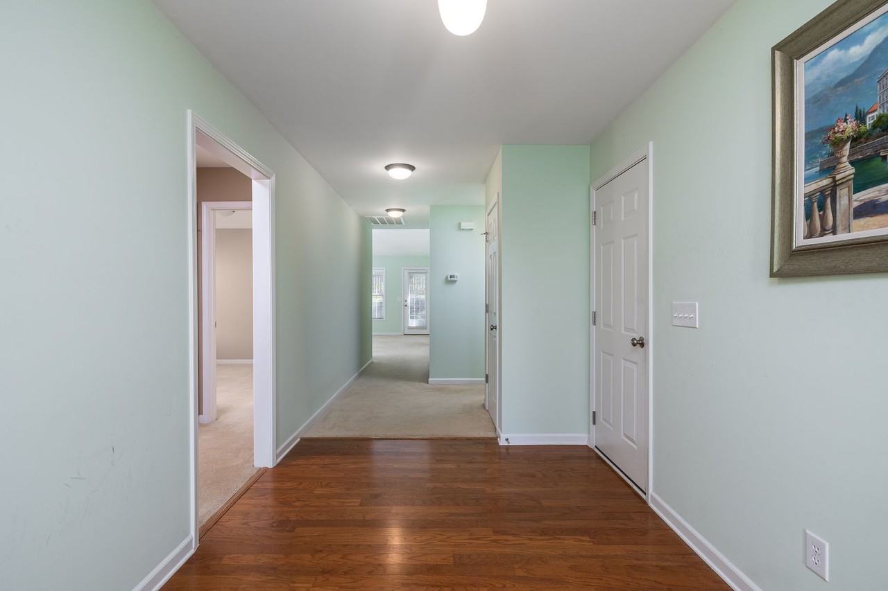 6103 Trotting Pl - Photo 5 of 30