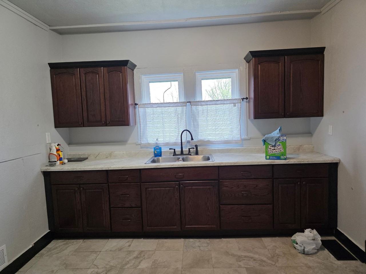 2203 Smith St - Photo 6 of 10
