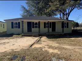 featured image of 2605 S Jackson St