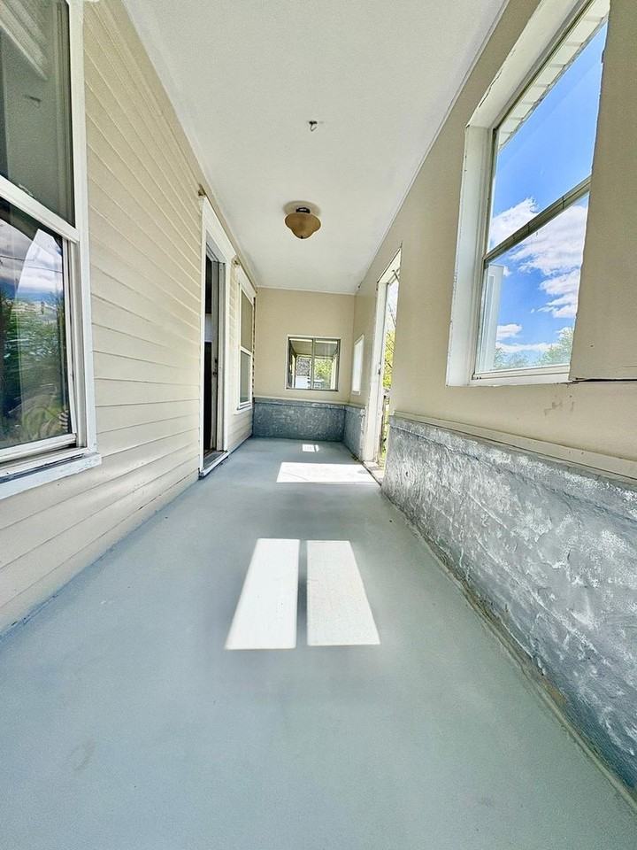 117 E Fox St - Photo 2 of 14