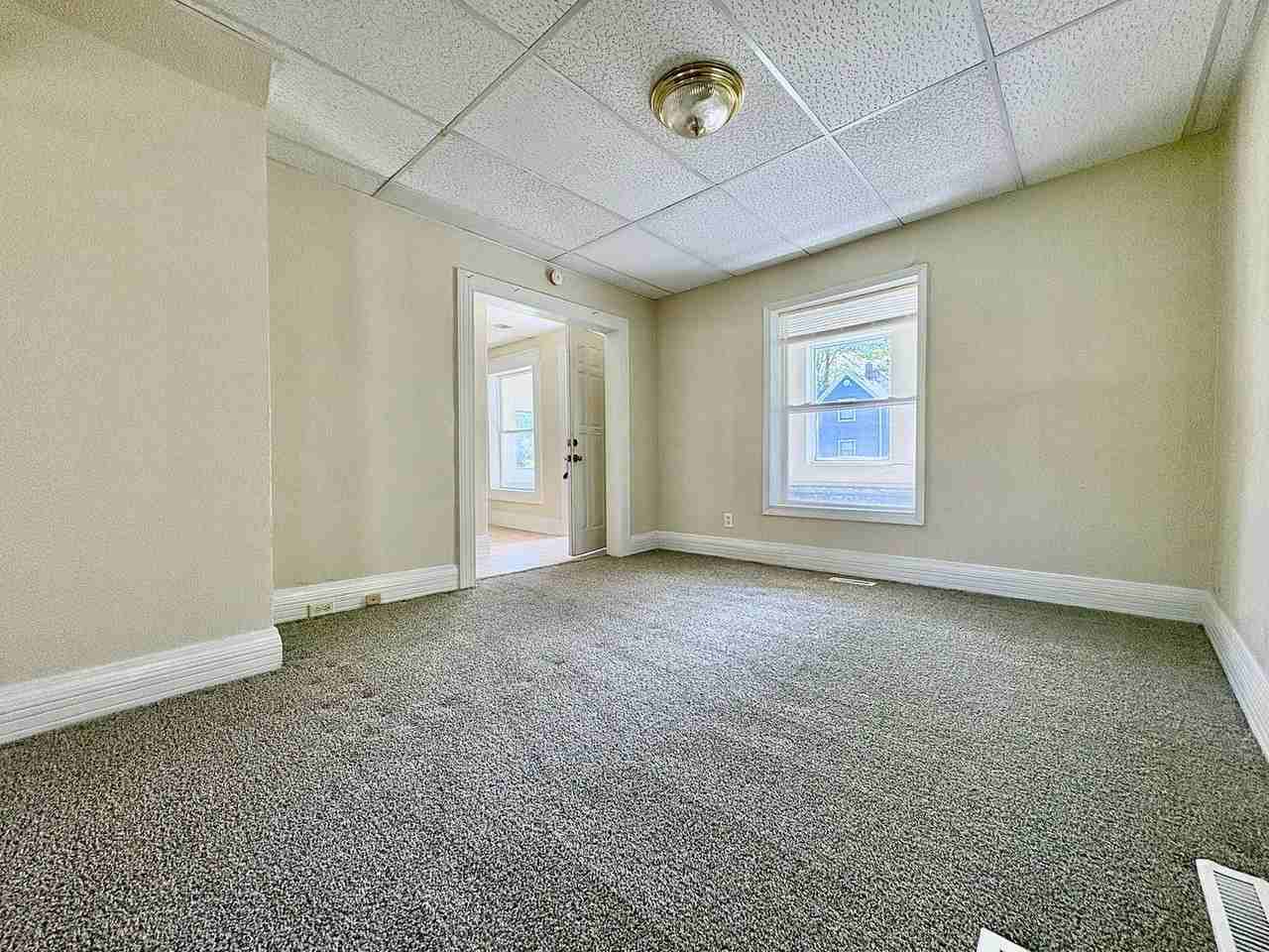 117 E Fox St - Photo 5 of 14