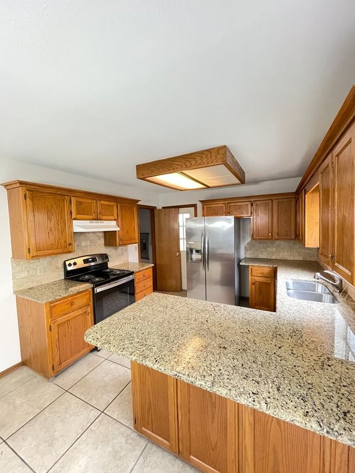 512 N 37th St - Photo 3 of 12