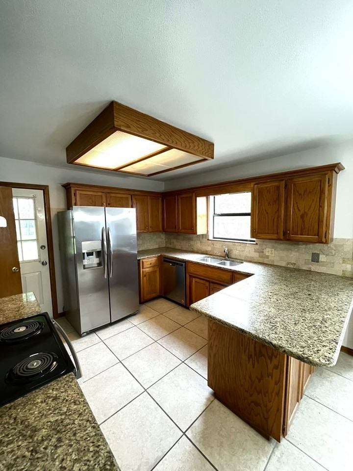 512 N 37th St - Photo 4 of 12