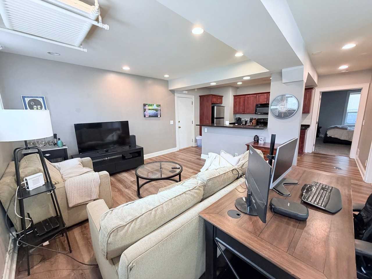 3438 Girard Ave S #101 - Photo 5 of 10