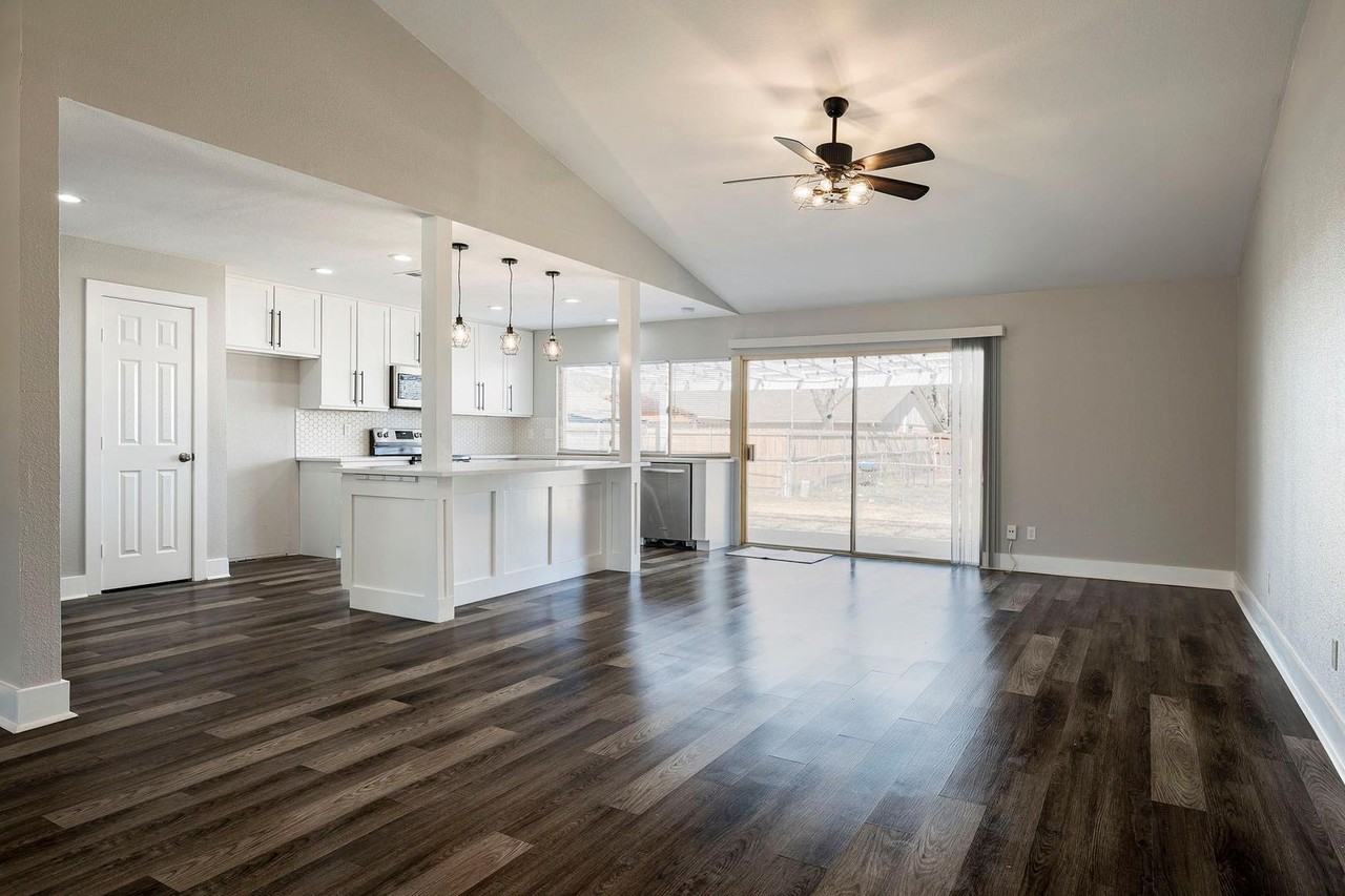 434 Oak Ridge Pl - Photo 2 of 12