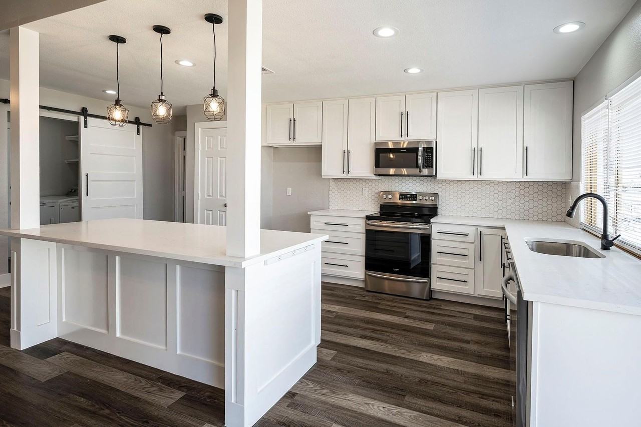 434 Oak Ridge Pl - Photo 4 of 12