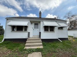 featured image of 3474 Maher St