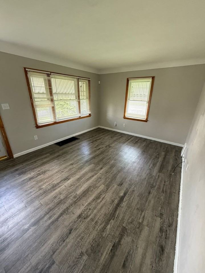 3474 Maher St - Photo 3 of 8