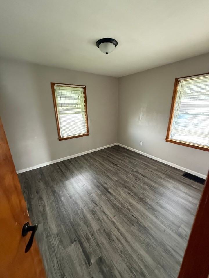 3474 Maher St - Photo 5 of 8