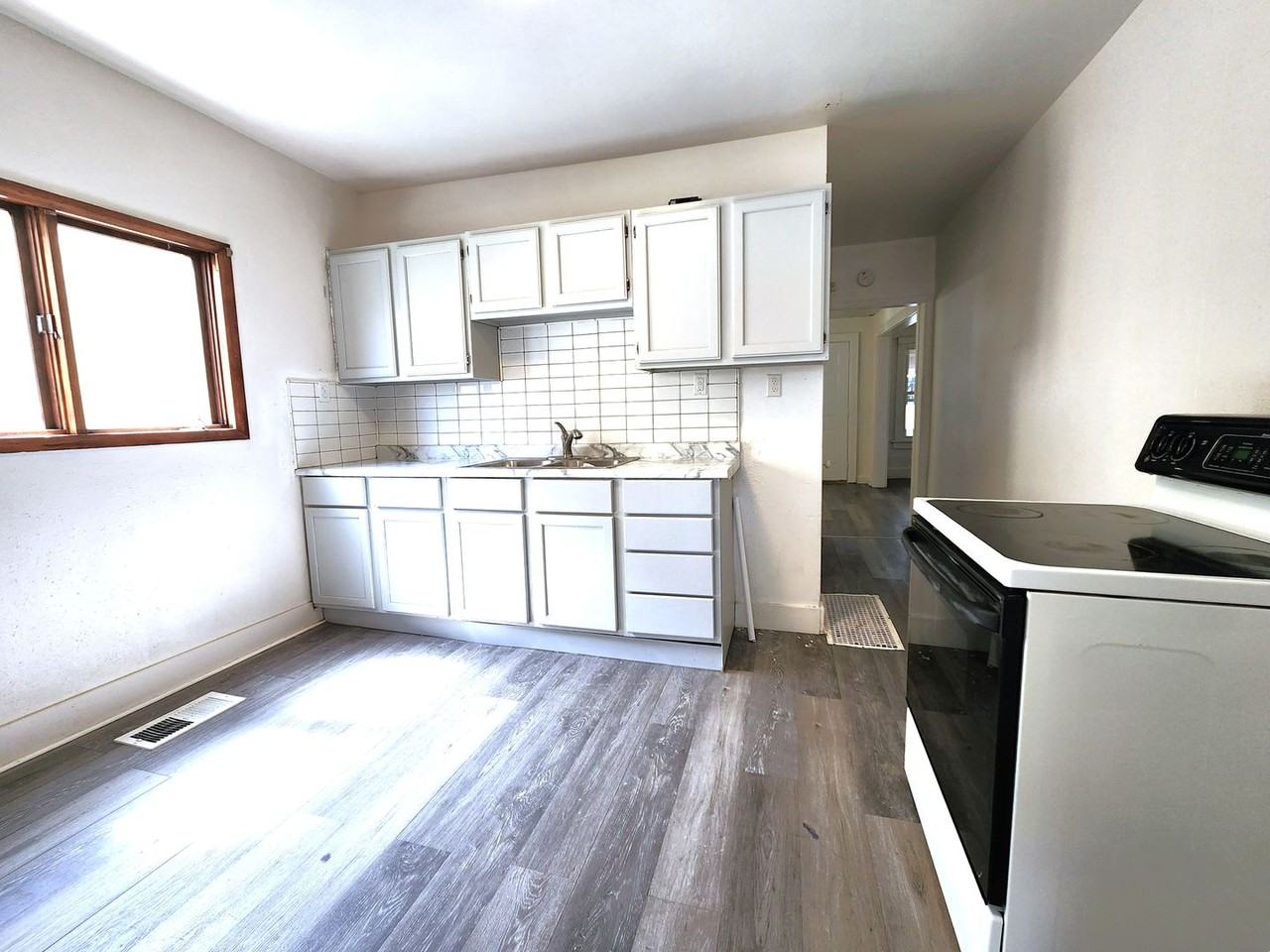 1518 S 37th St - Photo 2 of 17