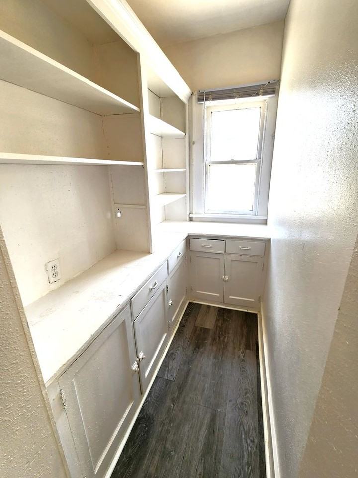 1518 S 37th St - Photo 4 of 17