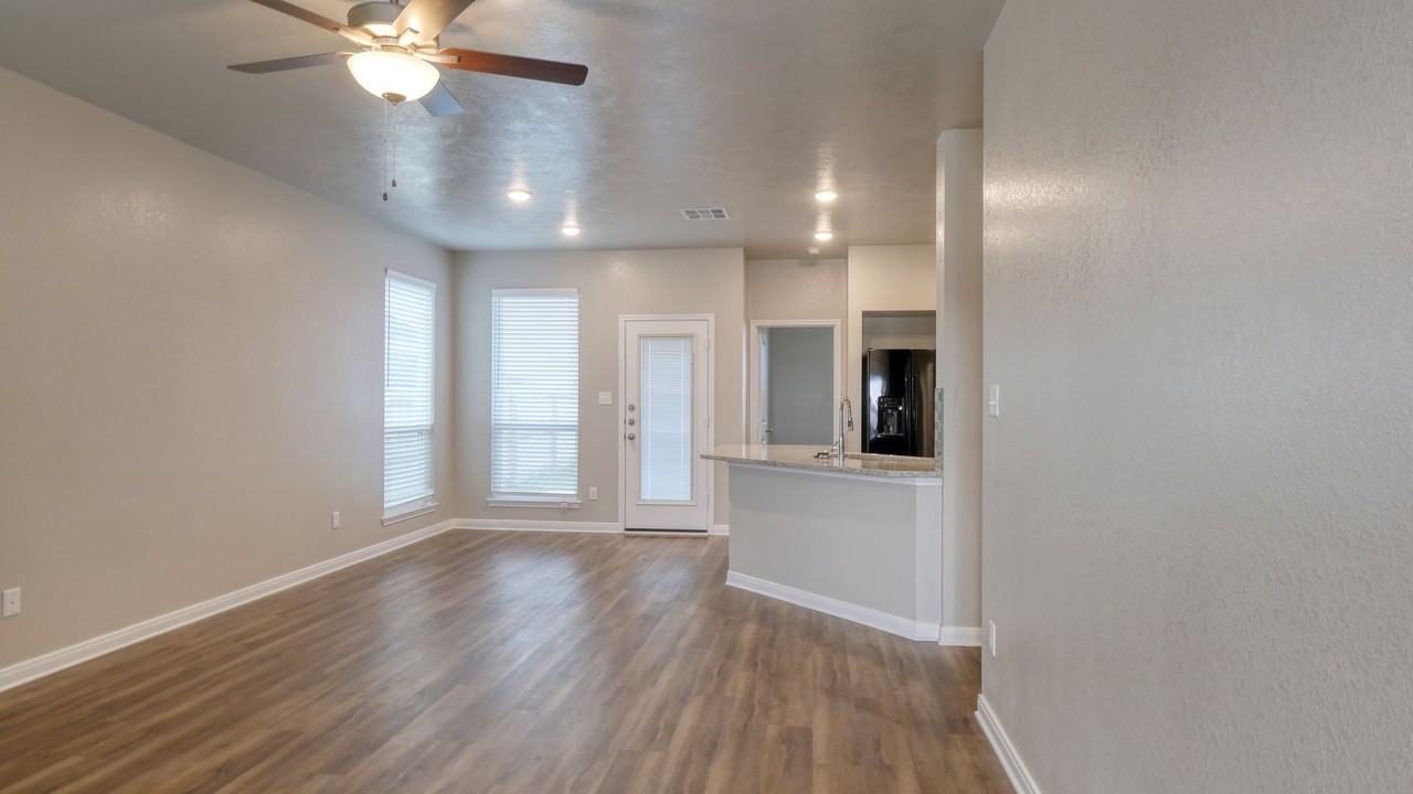 2208 John Ross Ct - Photo 2 of 22