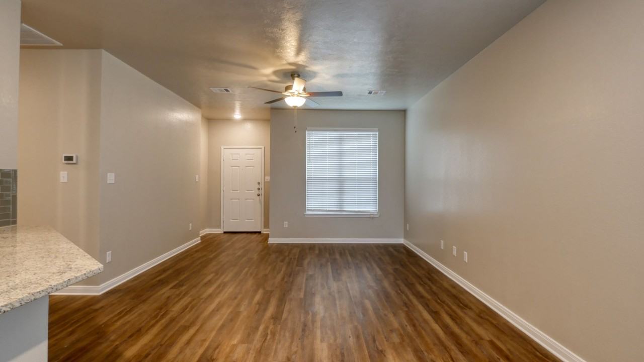 2208 John Ross Ct - Photo 4 of 22