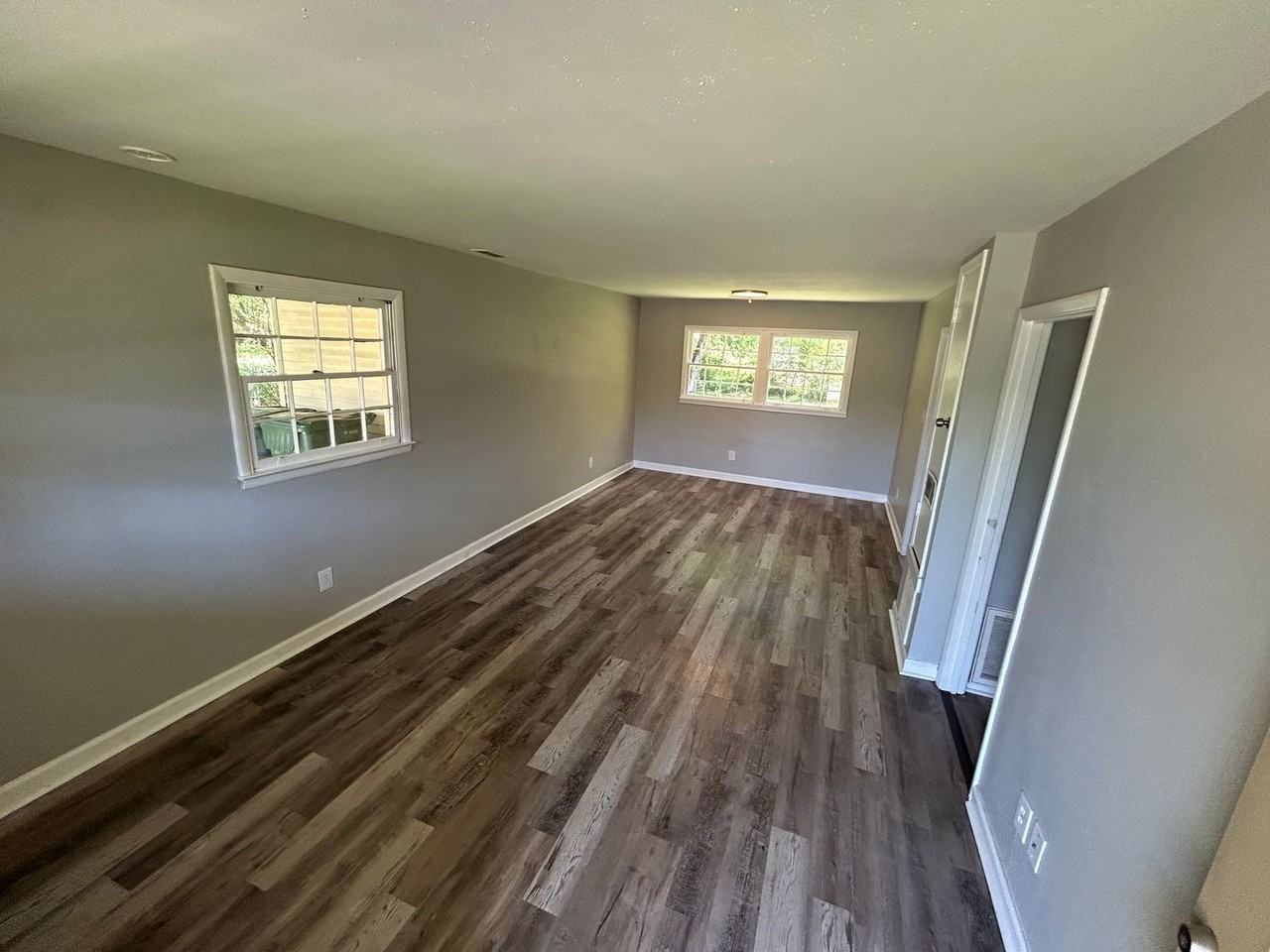 2207 Norwood Dr Nw - Photo 2 of 11