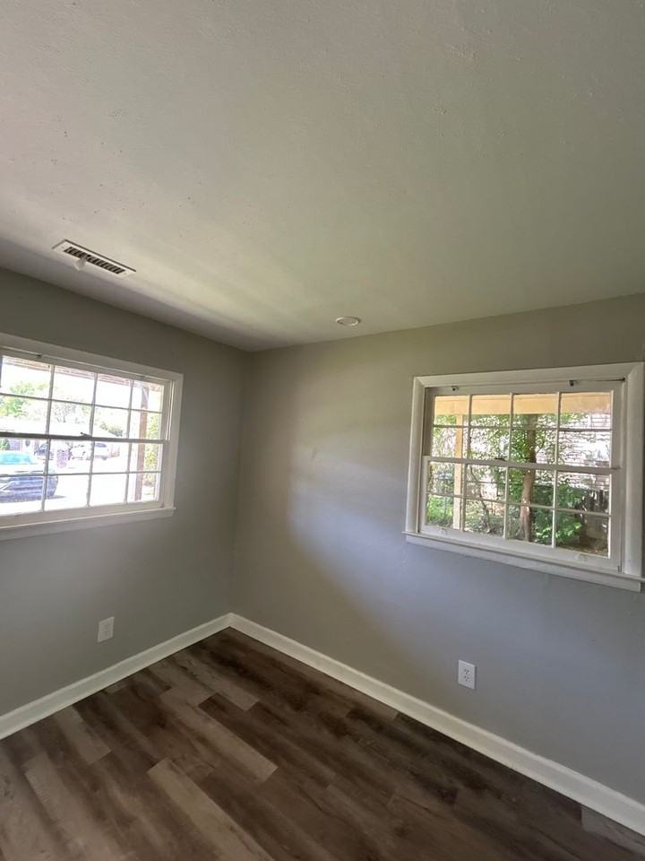 2207 Norwood Dr Nw - Photo 4 of 11