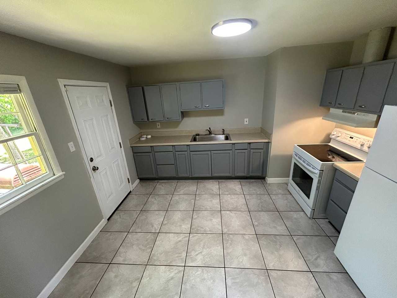 2207 Norwood Dr Nw - Photo 5 of 11