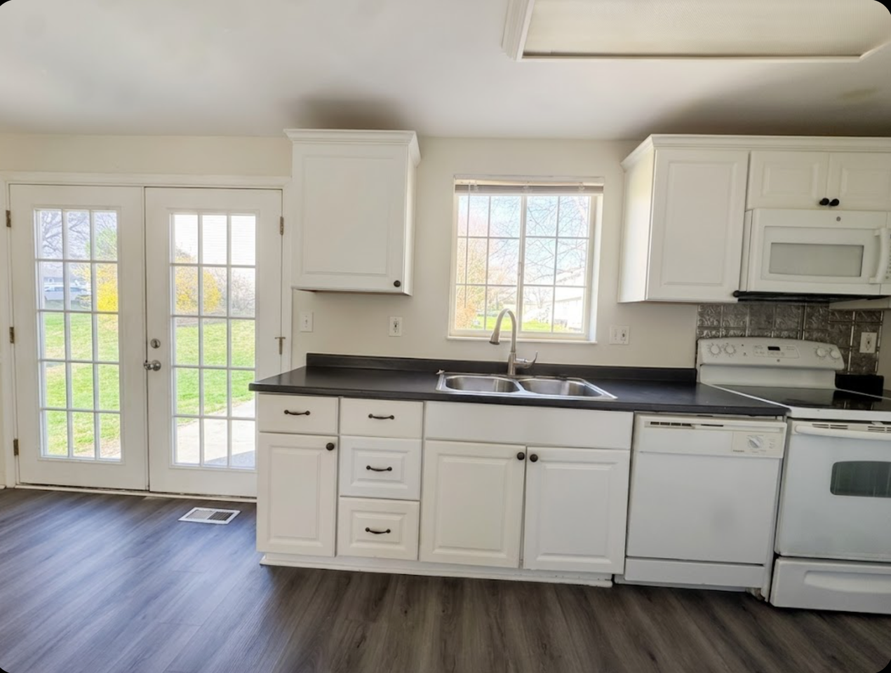 114 Drexel Dr - Photo 4 of 9