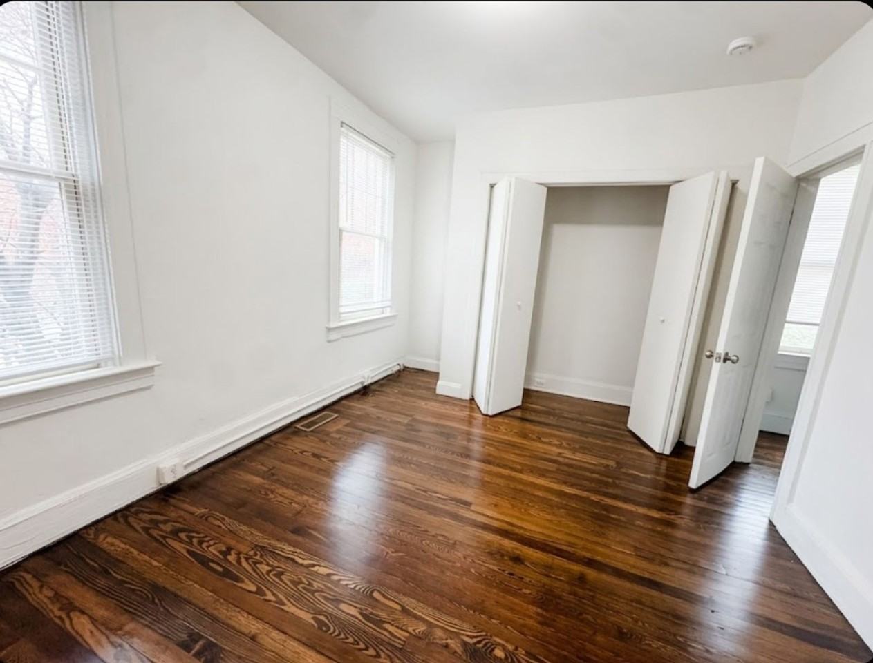 3632 Parkdale Ave - Photo 3 of 9