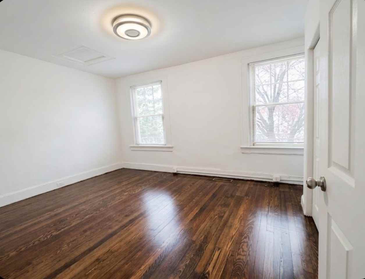 3632 Parkdale Ave - Photo 7 of 9