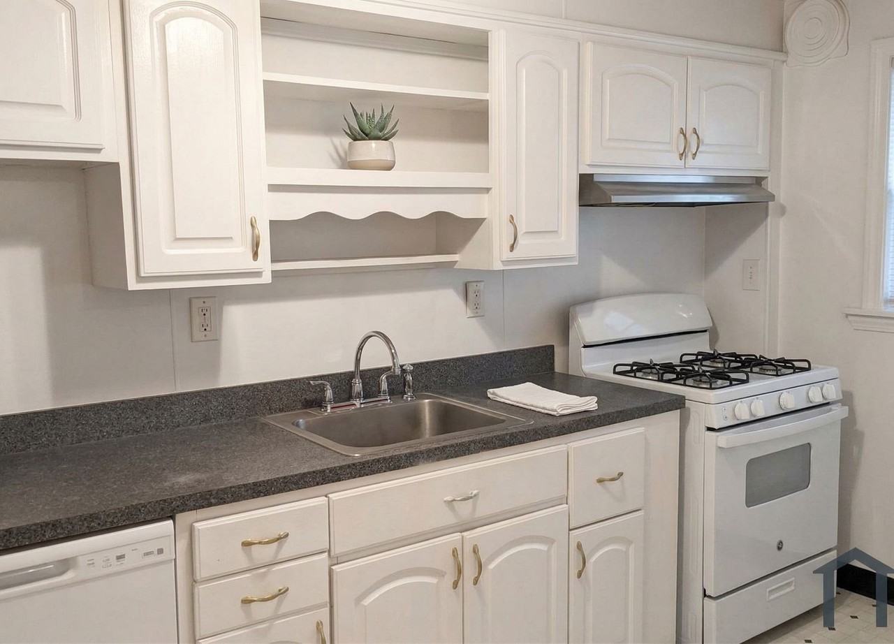 8309 Pleasant Plains Rd - Photo 7 of 8