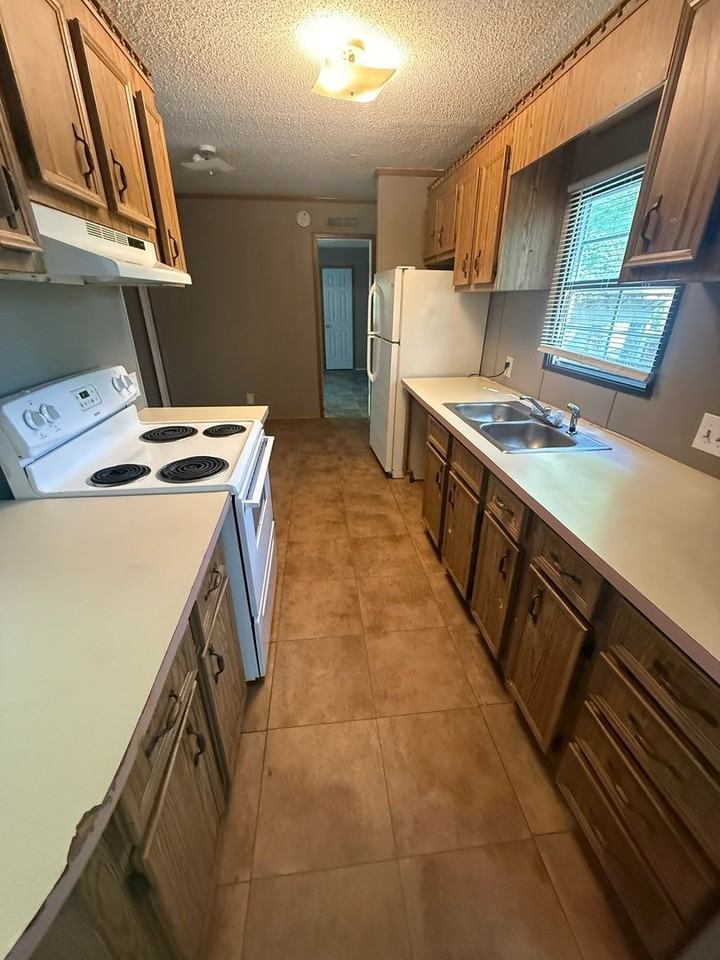 1577 Beech Tree Ct - Photo 2 of 7