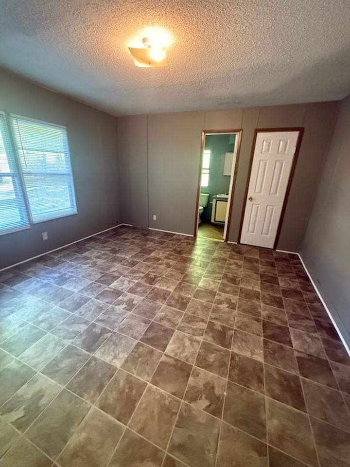 1577 Beech Tree Ct - Photo 3 of 7