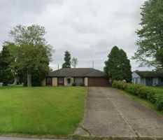 featured image of 825 Sweetbriar Ave