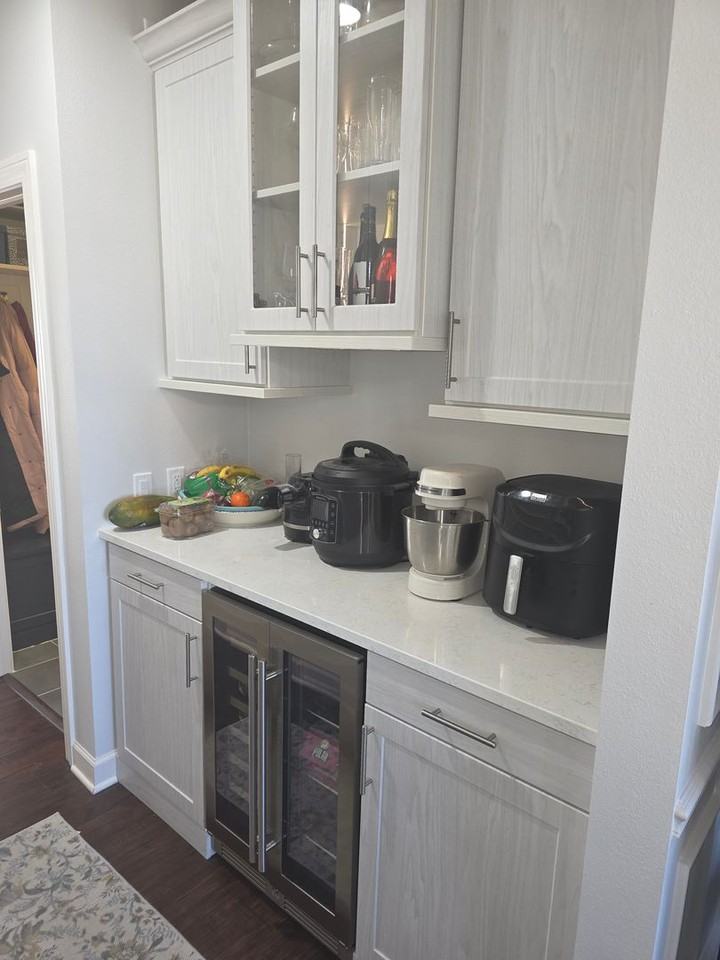 W240N5649 Holly Ct - Photo 5 of 31