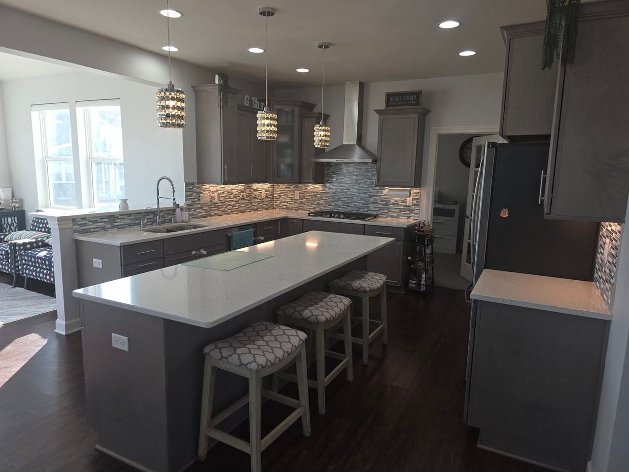 W240N5649 Holly Ct - Photo 6 of 31