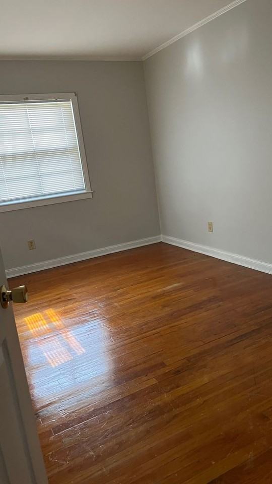 1701 Queens Rd - Photo 5 of 6
