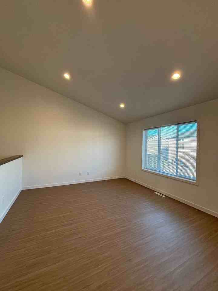 7345 30th St S - Photo 4 of 4