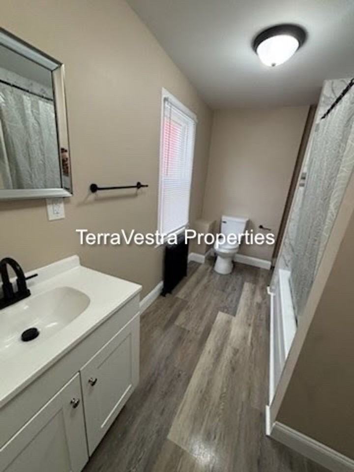 237 Morris St - Photo 7 of 11