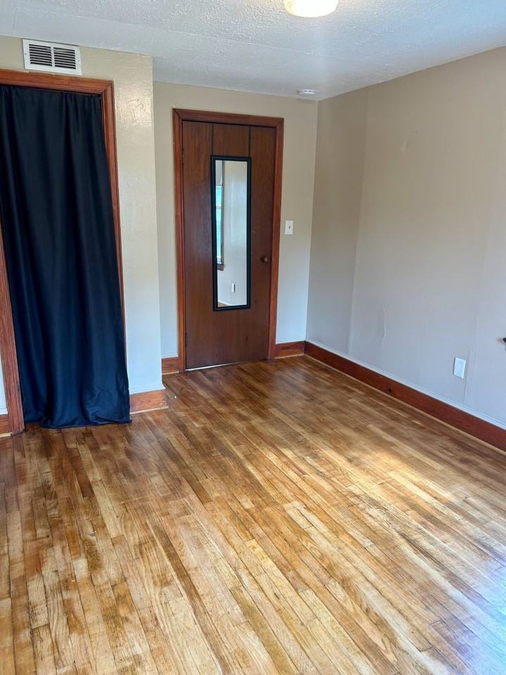 154 Mulberry St - Photo 6 of 7