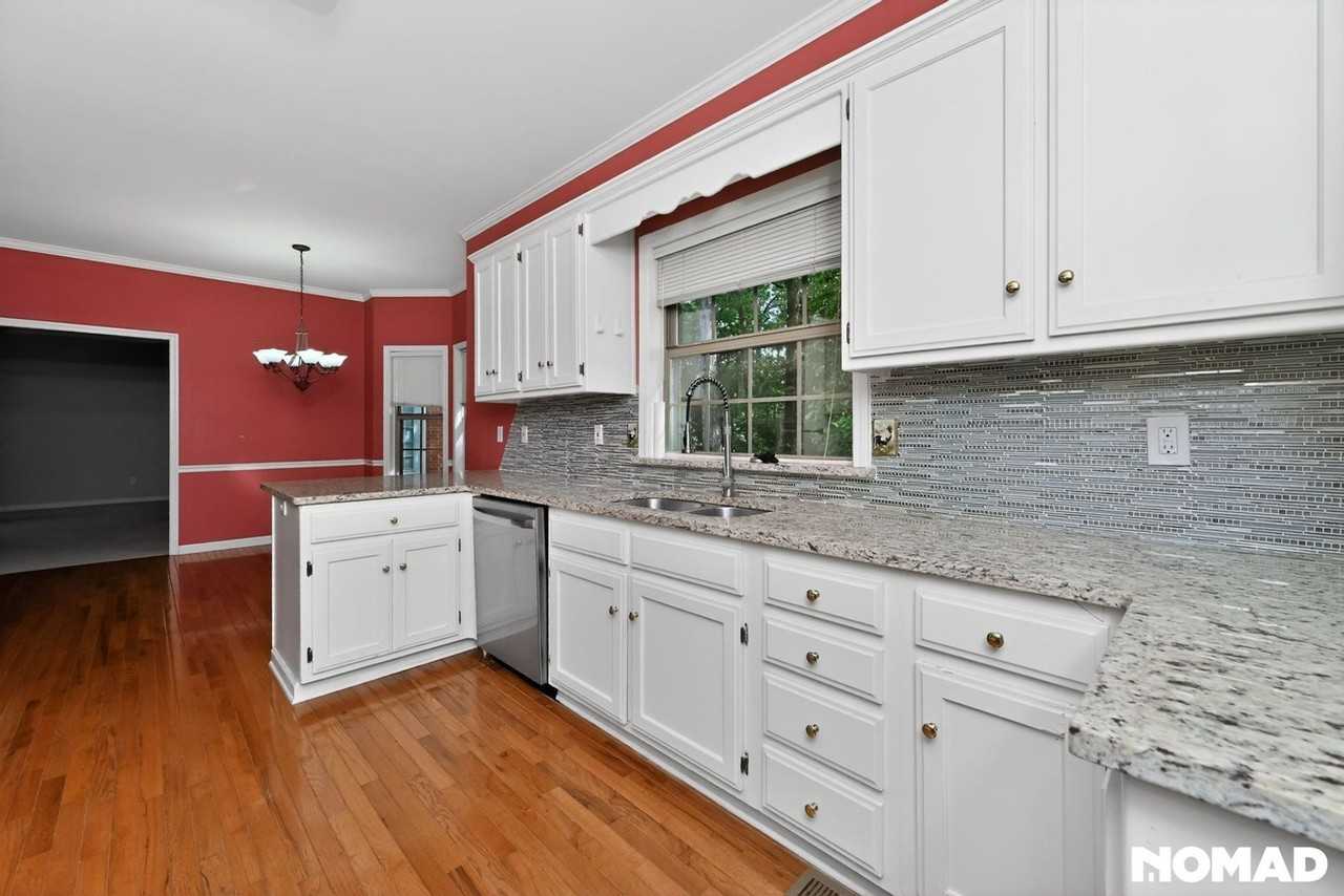 1219 Loyola Dr - Photo 6 of 44