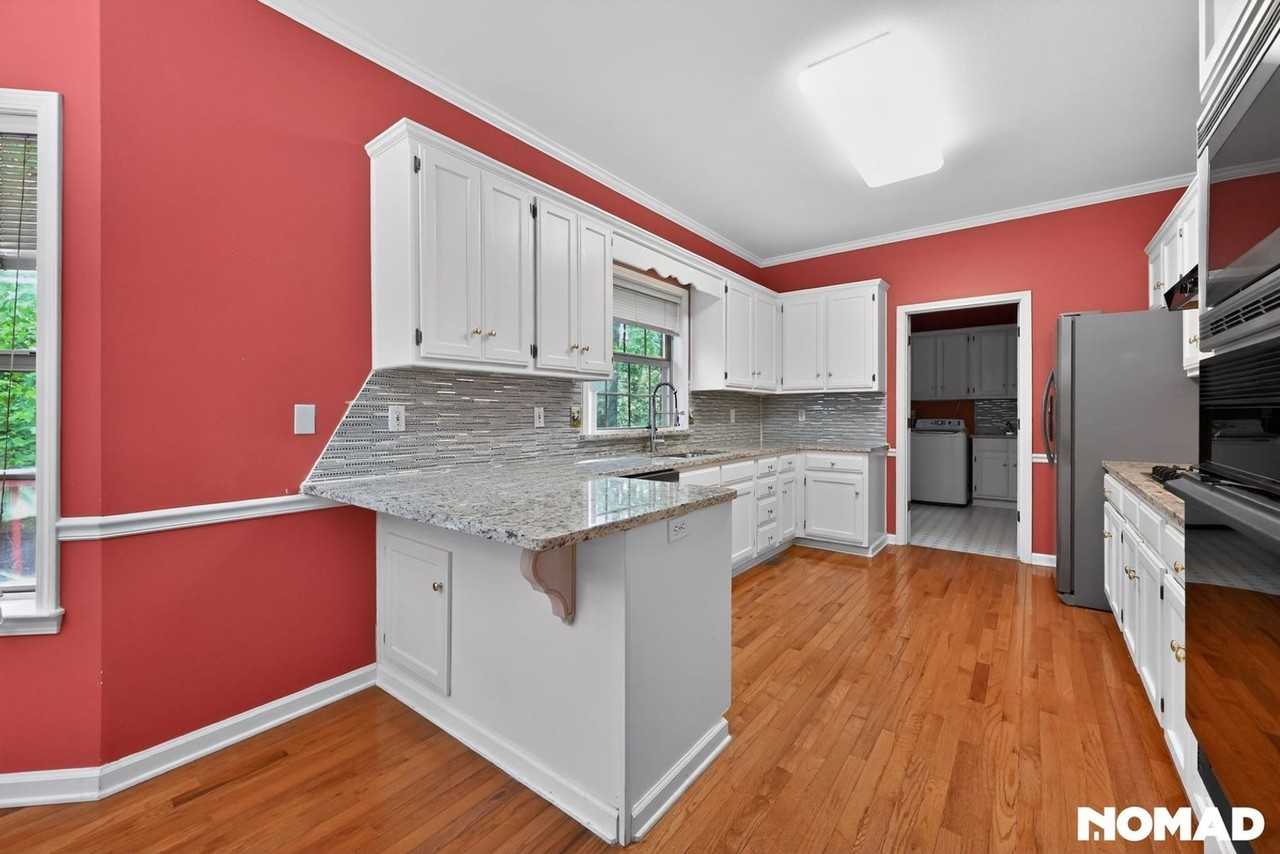 1219 Loyola Dr - Photo 7 of 44