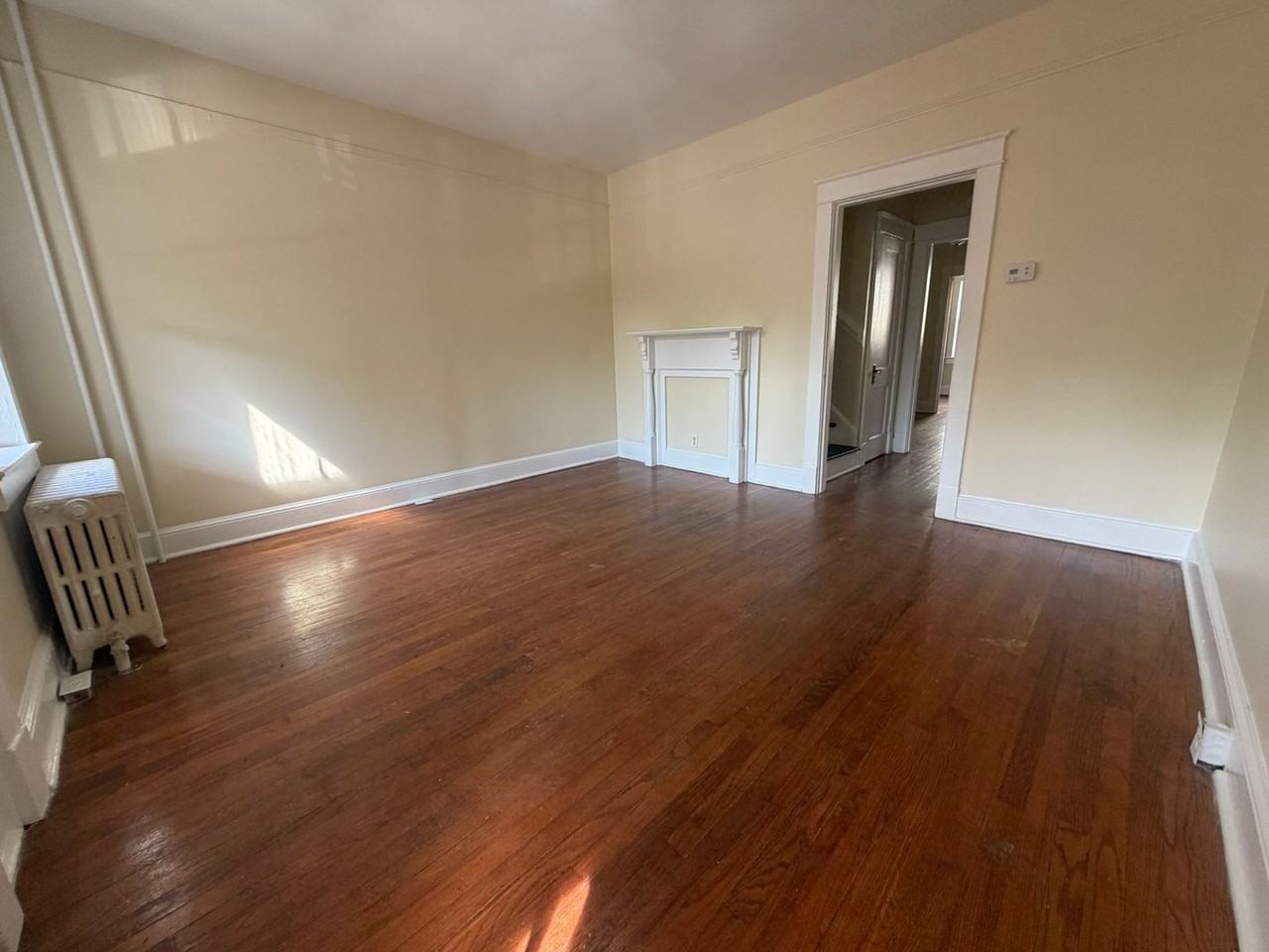 1003 Bank St - Photo 2 of 18