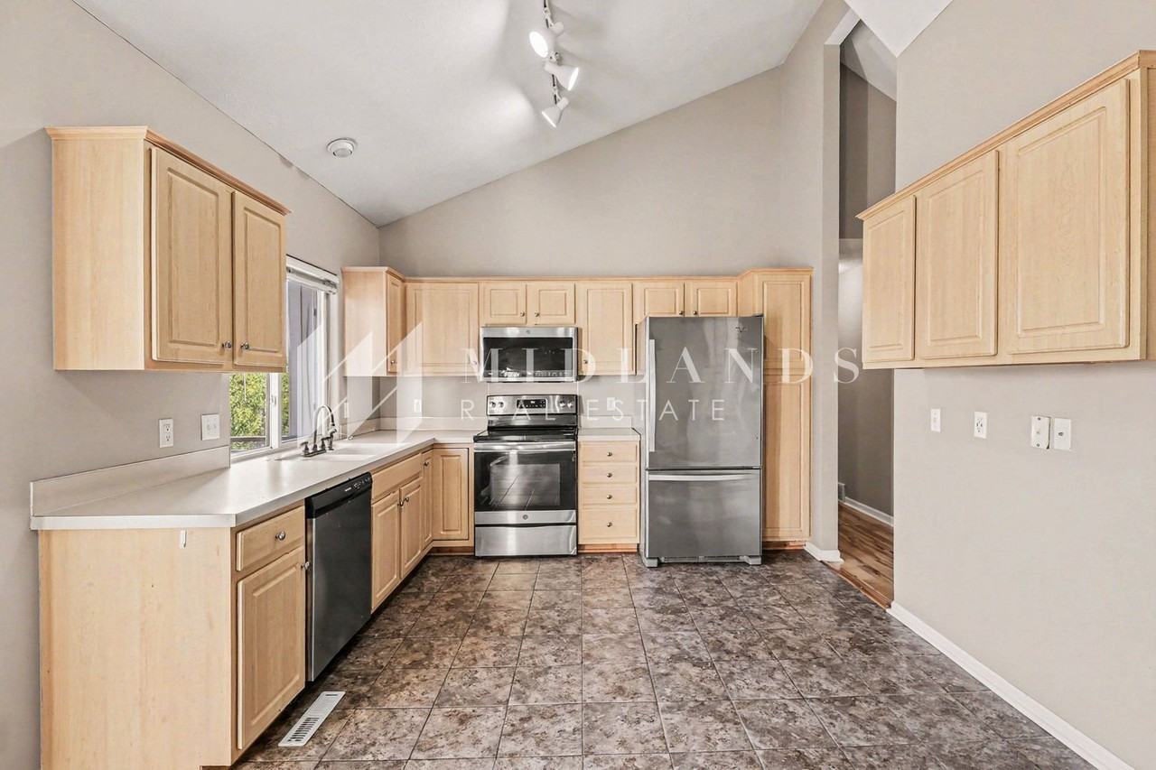 11612 Monroe St - Photo 4 of 15