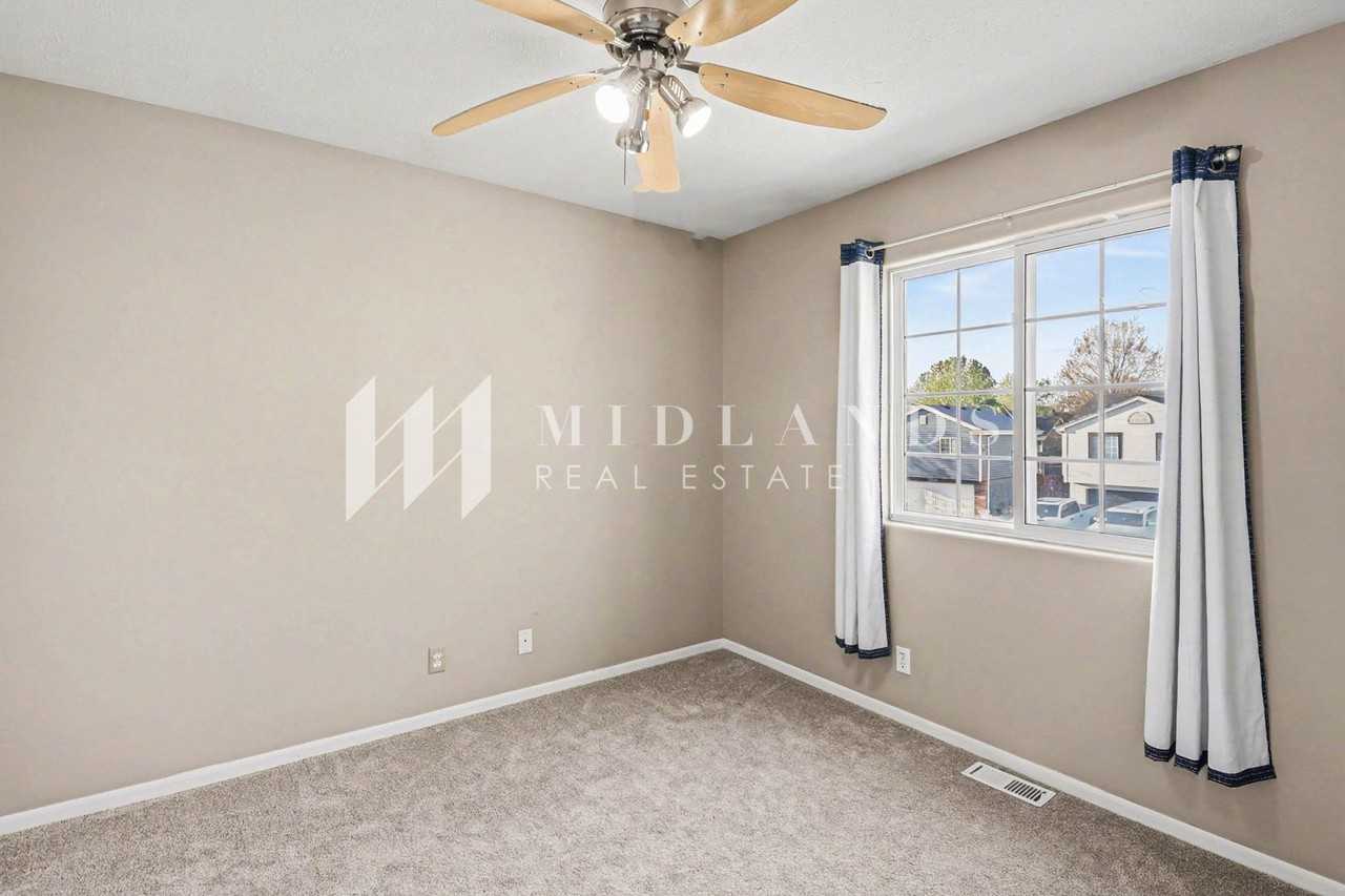 11612 Monroe St - Photo 7 of 15