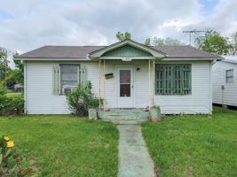 featured image of 409 N Parrish St