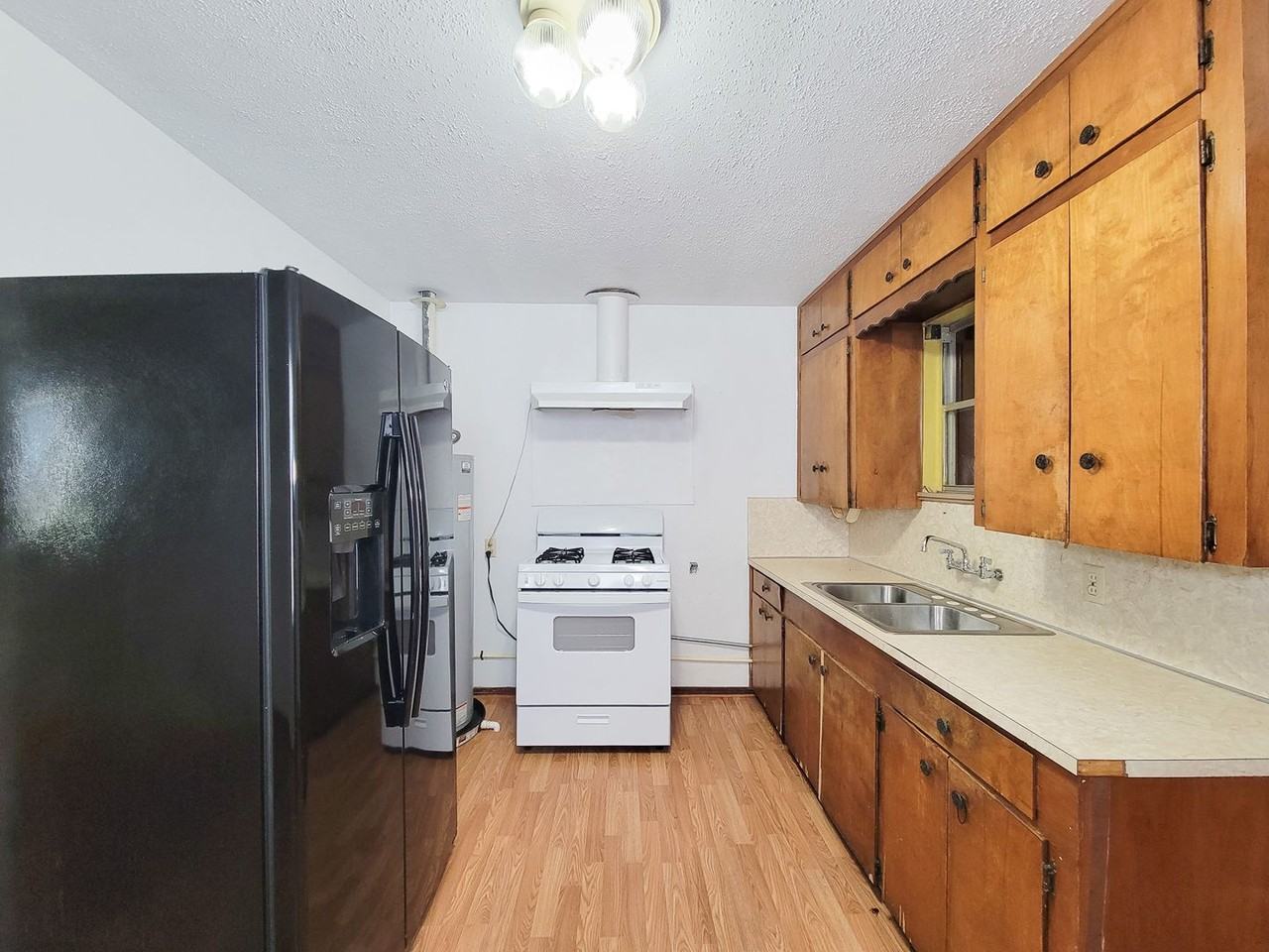 409 N Parrish St - Photo 6 of 27