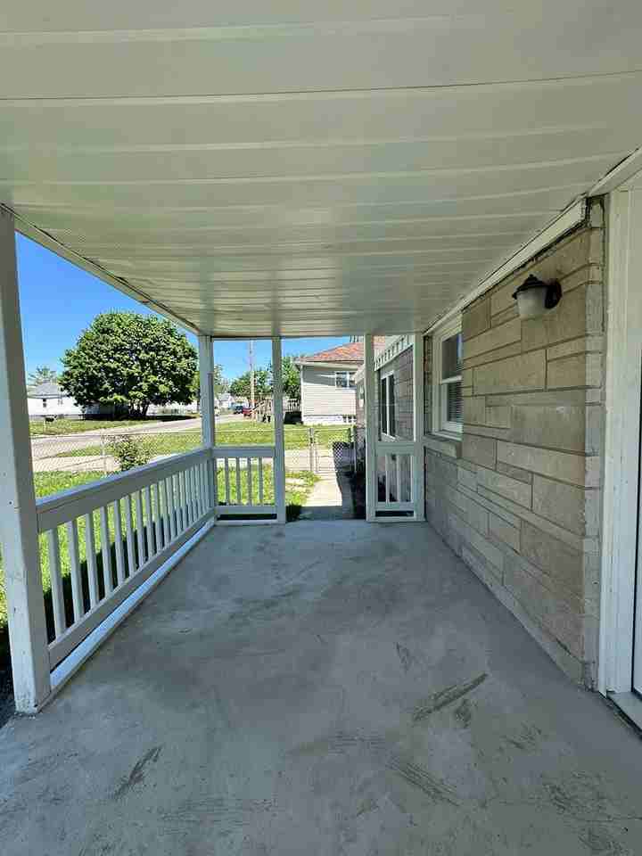 2108 S Grant St - Photo 3 of 32