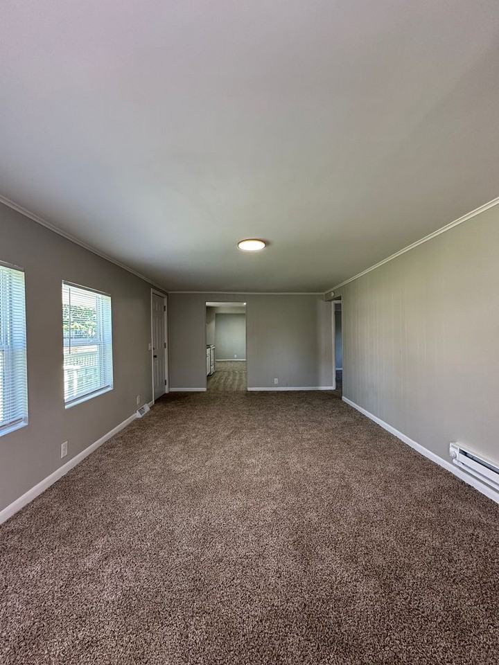 2108 S Grant St - Photo 6 of 32