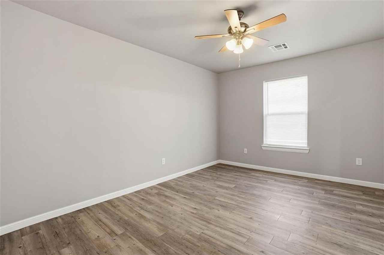207 W C Ave - Photo 4 of 19