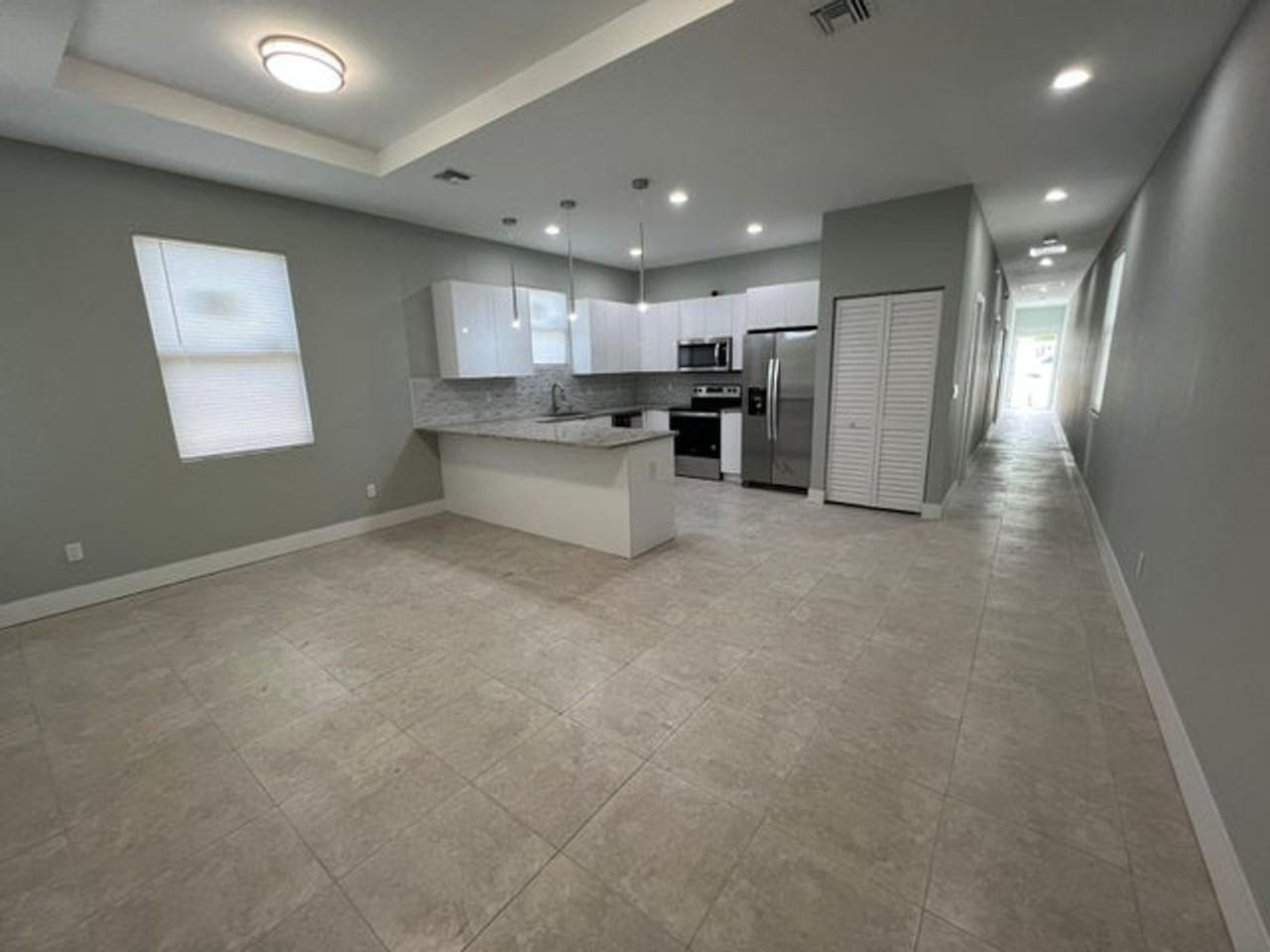 227 N E St - Photo 3 of 18