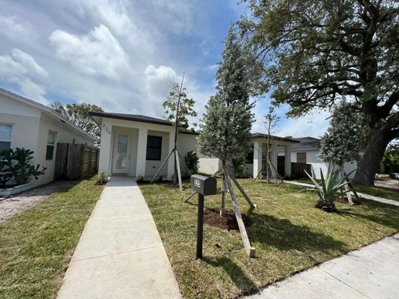 227 N E St - Photo 6 of 18