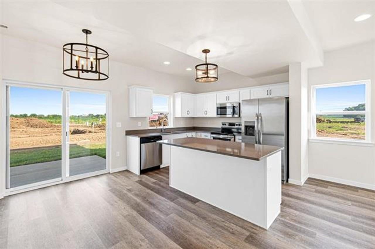 1664 Aspen Ct - Photo 5 of 20