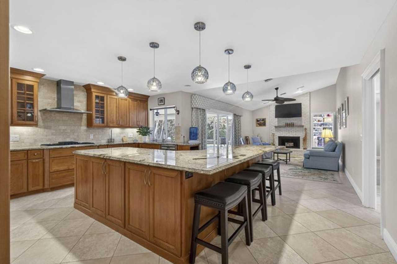 19570 Trails End Ter - Photo 3 of 23